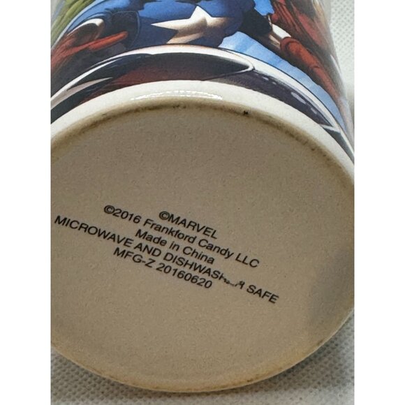 Marvel Avengers Ceramic Mug Featuring Iron Man Captain America Hulk & Thor  2016 - Picture 3 of 6